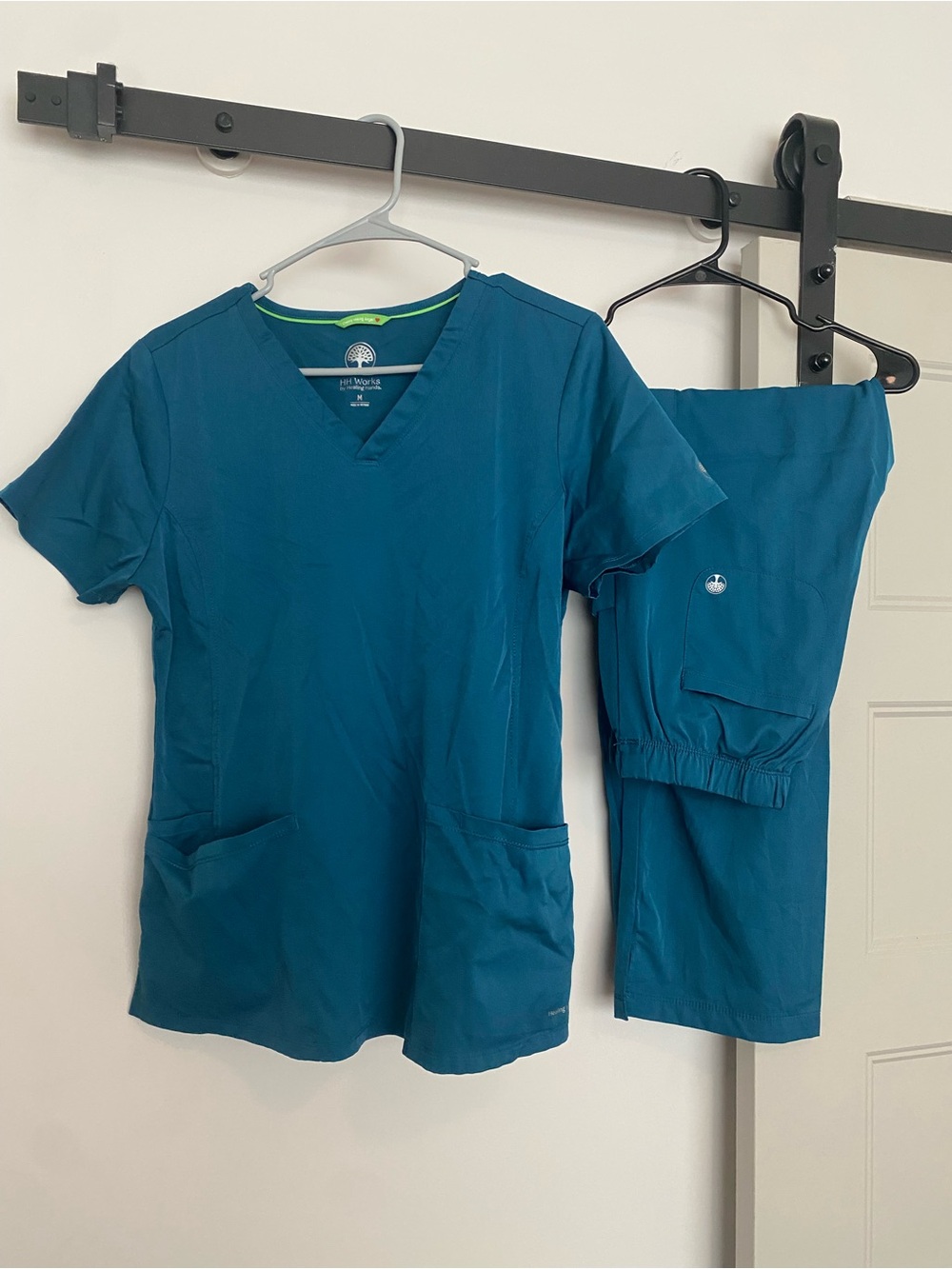 Healing Hands HH Works Scrub Set | Medium | Teal | Straight Leg | Good Condition